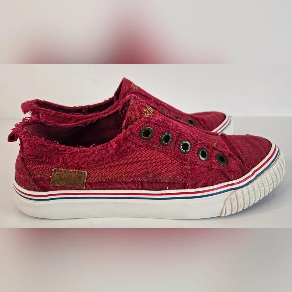 Blowfish Malibu Women's Play Sneaker,‎ Solid Red, Size 7 US - Picture 2 of 10